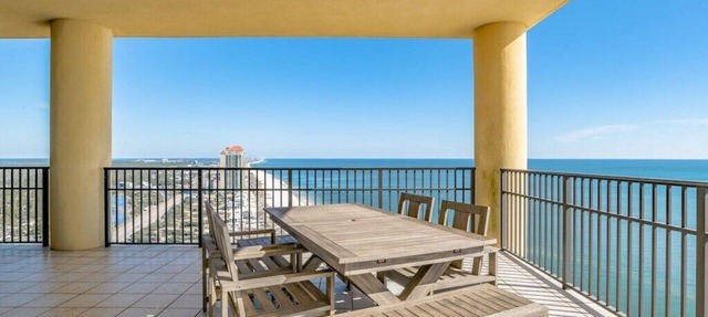 The Oasis 2611 | Spacious, Lazy River, Poolside Grill, New Splash Pad, Pool with Slide! in Orange Beach