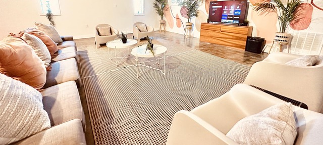 The Scandinavian Abode 5 bedroom 2 bath w/ Ping Pong in Atlanta
