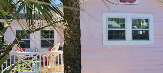 The Whale - Free Pet Beachside Cottage! in Jacksonville Beach