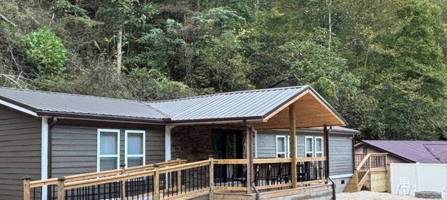 The Wild & Wonderful – Steps from Hatfield-McCoy Trails in Matewan