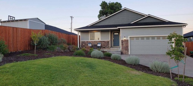 This house is a 4 bedroom(s), 2 bathrooms, located in Eagle Point, OR. in Eagle Point