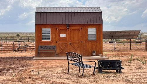 Tiny Tiny Bunkhouse in Cane Beds