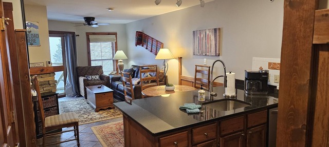 TOP FLOOR IN RIMFIRE/VILLAGE! NEVER RENTED BEFORE JULY 2022 2 BEDROOMS SLEEPS 8! in Snowshoe