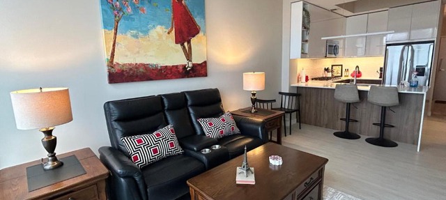 Top Property, King Bed, Grey Cup Central, Kensington Darling in Calgary