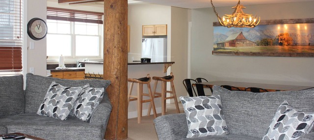 Truly Ski In/Ski Out Condo! Spacious- Sleeps 11! Great Mountain Views! in Big Sky