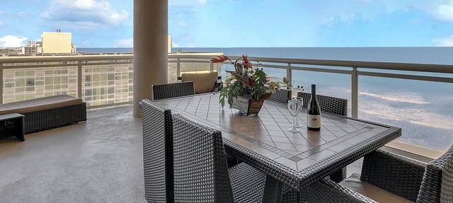 Ultimate Luxury Ocean Vistas-The largest condo in the best building on the beach in Daytona Beach Shores
