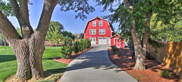 Unique Barn Retreat 6 Mi to Horsetooth Reservoir! in Fort Collins
