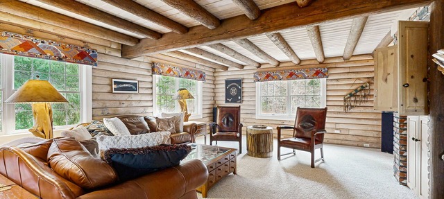 Upscale Riverfront Lodge with Firepits & Game Room - Close to Mt. Adams in Trout Lake