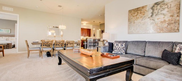 Vacation in this Stunning Condo- Near Attractions in Orlando