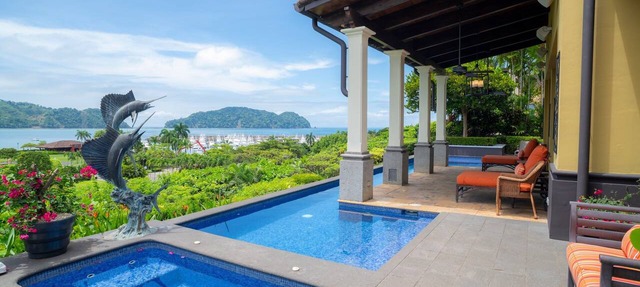 Villa Angel 4 bdr Ocean View private pool Family in Playa Herradura