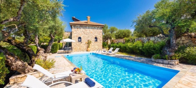 Villa Demetra - Three Bedroom Villa, Sleeps 7 in Agios Dimitrios