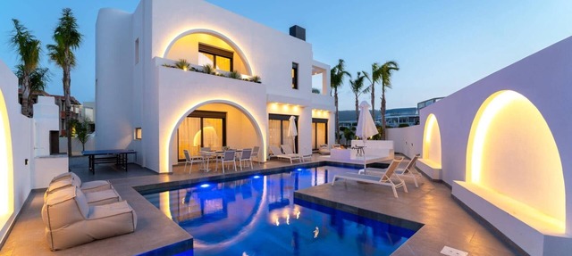 Villa Palmeras Evelia by Villa Plus in Ialysos