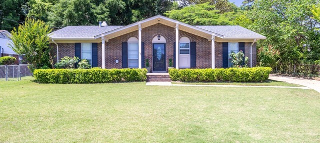 Walk to Downtown Prattville.Close to RTJ. 3BR/2BA. in Prattville