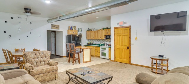 Walkable Main St Studio Near Lake Cochrane in Gary
