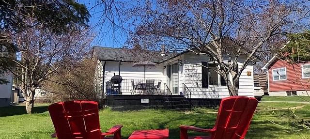 Walking distance to Parlee Beach | 3 bedrooms | BBQ | fireplace | dogs allowed in Pointe-du-Chêne