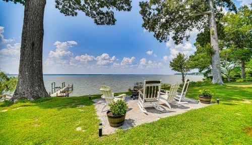 Waterfront Gloucester Cottage w/Private Boat Dock in Gloucester