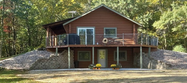 Westby Hideaway: Charming & Cozy 2-Bedroom Cabin on a Peaceful Dead-End Road. in Westby