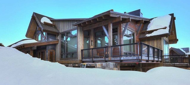 Wintours Leap has easy ski access and private hot tub! in Breckenridge