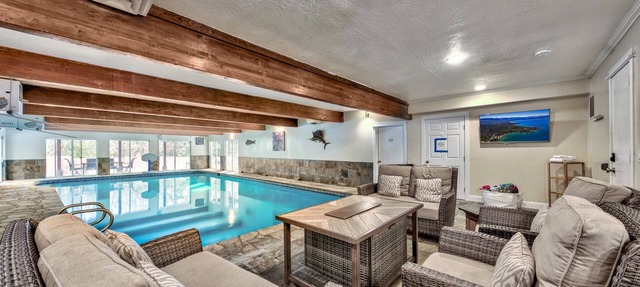 Zephyr Cov 5BR4BA -Pool,Spa,Steam Rm,5 Min 2 Ski in Zephyr Cove