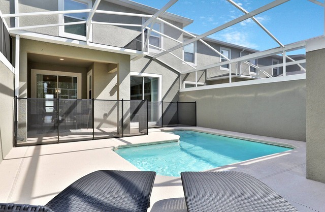 392 OC - 4BR Splendor: Private Pool in Four Corners