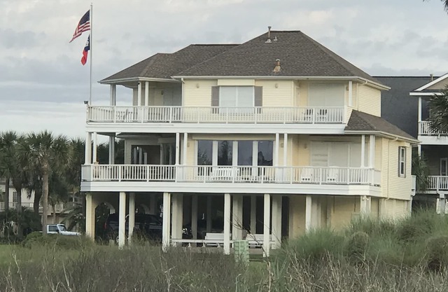 Exclusive Pirates Beach West location with fantastic ocean views. in Galveston