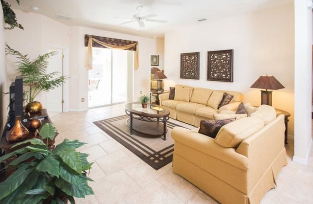 Marie's West Haven Villa - Four Bedroom Home in Davenport