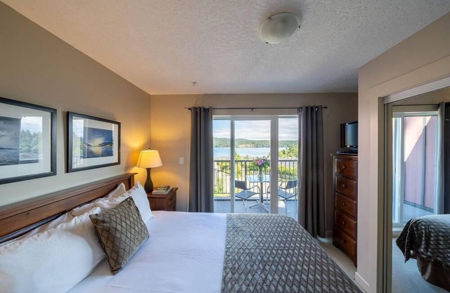 Sooke Harbour Townhome, 3 Bedrooms in Sooke