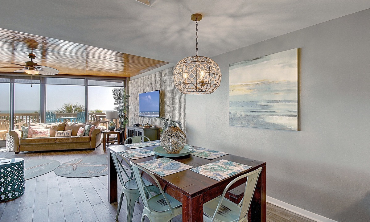 Port Aransas Condo | Mayan Princess 314 | Panoramic Ocean-Pool Views