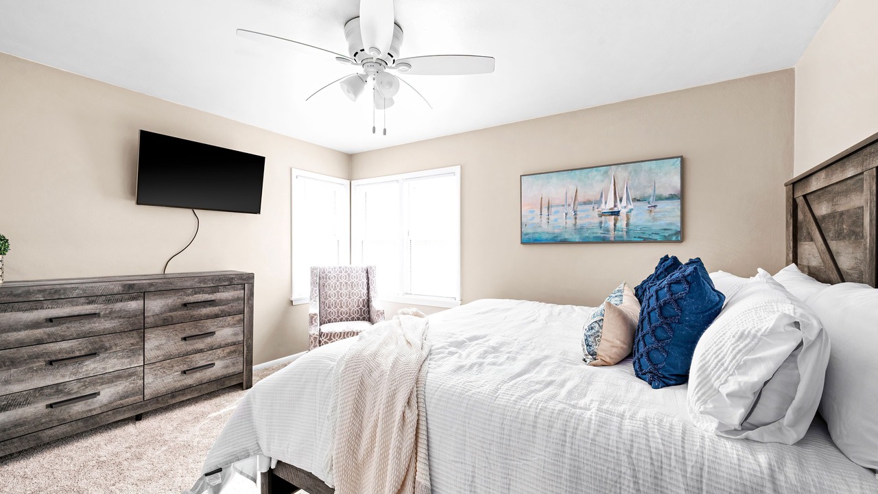 Photo of Bedroom in Adolph