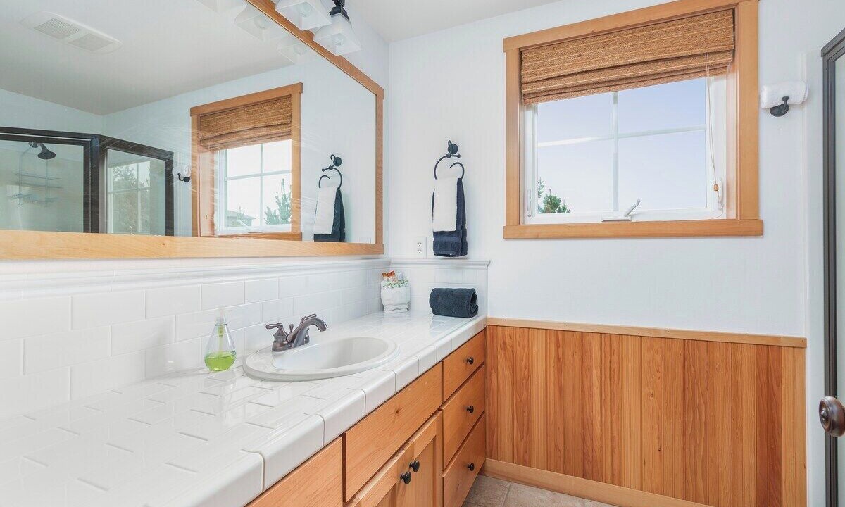 Photo of Bathroom in Shorepine Village