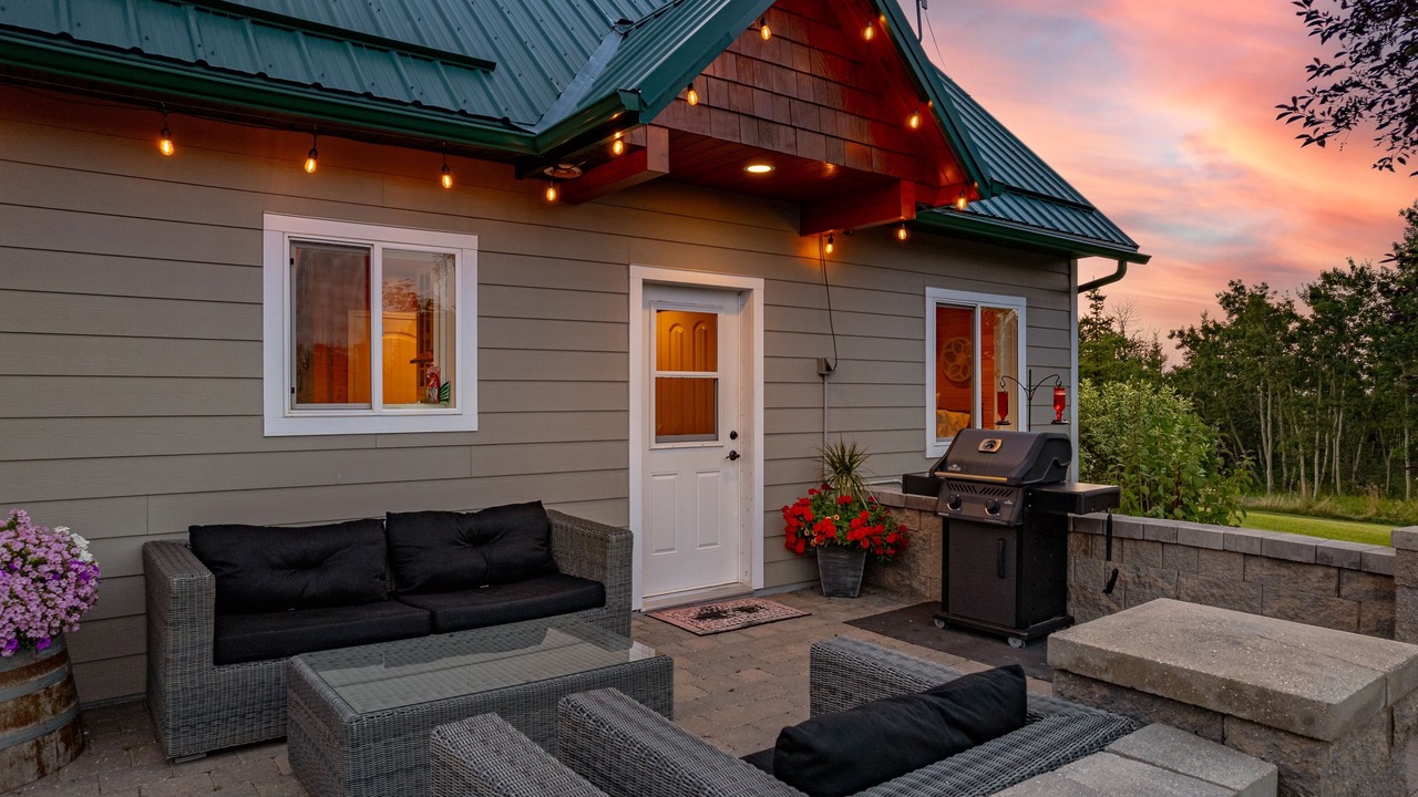 Photo of Patio Balcony in Strathcona County