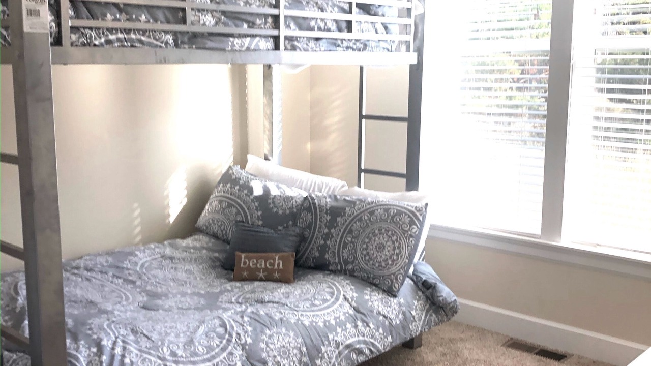 Photo of Bedroom in Shorepine Village