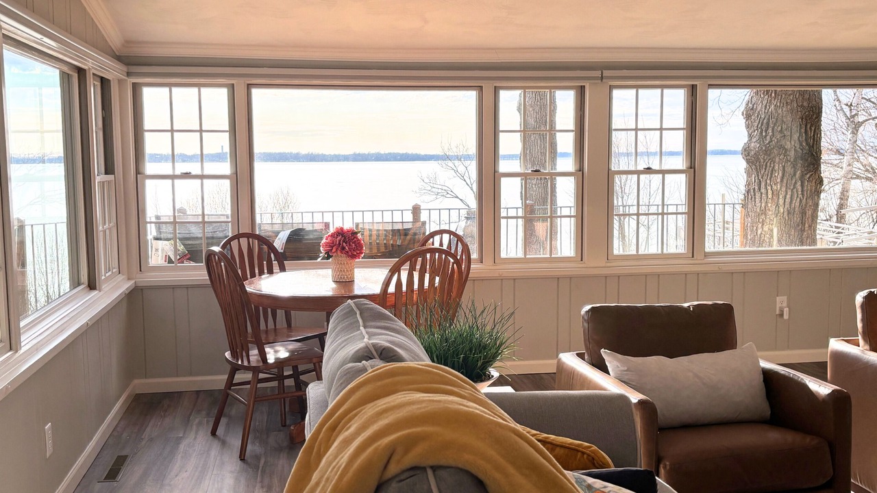 Photo of Livingroom in Detroit Lakes