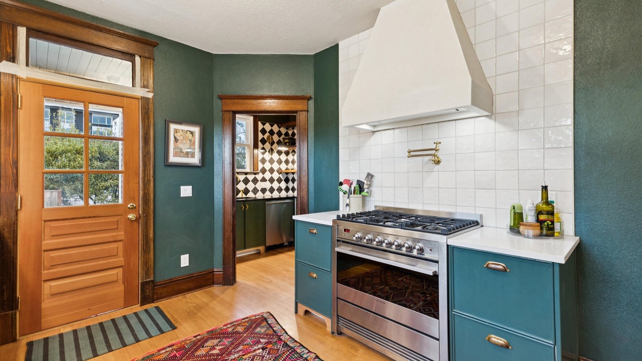 Photo of Kitchen in Mississippi District