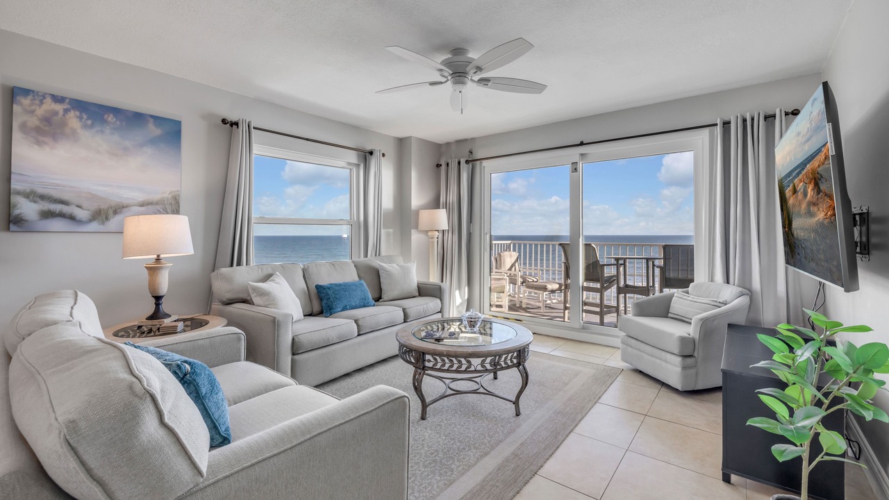 Photo of Livingroom in Seawinds Condo