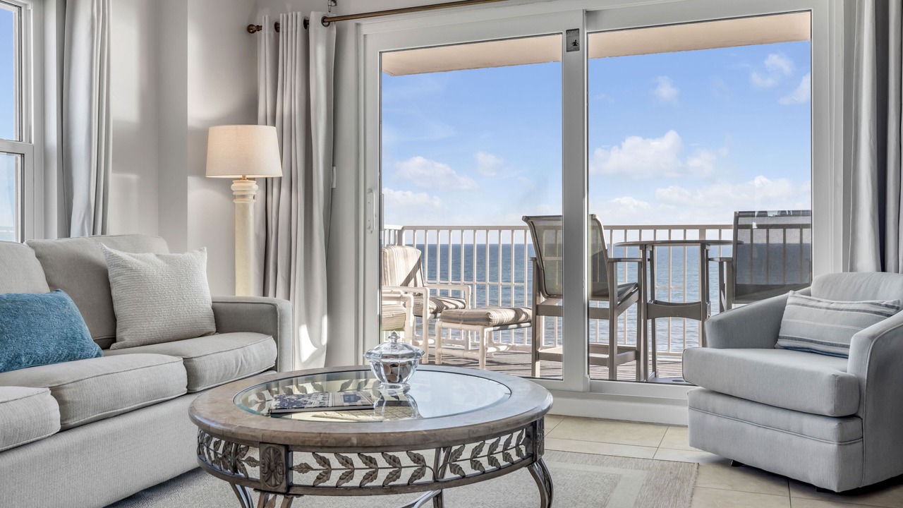 Photo of Livingroom in Seawinds Condo