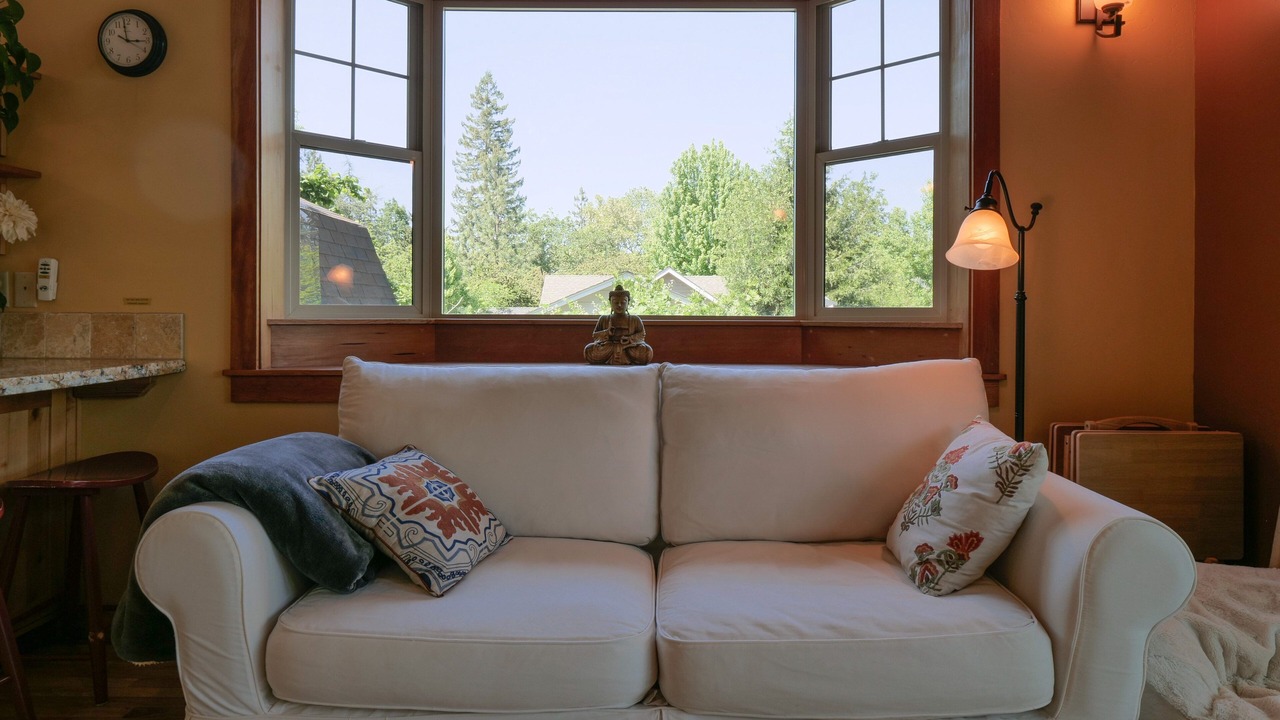 Photo of Livingroom in Siskiyou-Hargadine Historic District