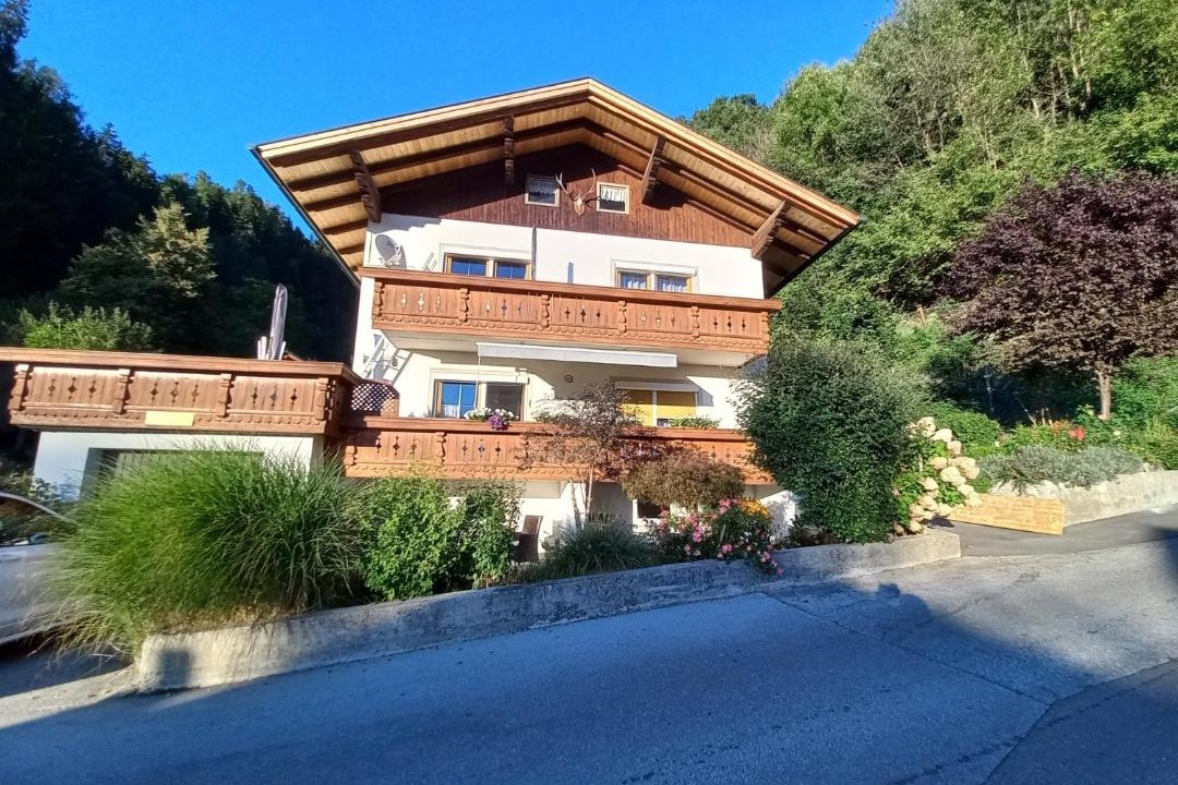 Photo of Buildings in Doelsach