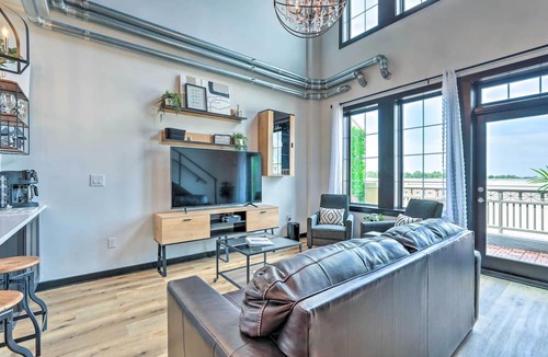 Atlantic Station Area Apartment | Central Atlantic Station Loft Near Mercedes-benz!