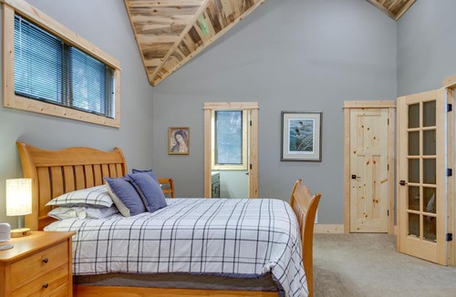 Breezy Point Cabin | Pequot Lakes Retreat w/Beach + Fire Pit!