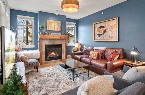 Winter Park House | Ski In Out Condo 3325 I Huge Hot Tub I Great Views I Heated Garage I Discounted Attractions