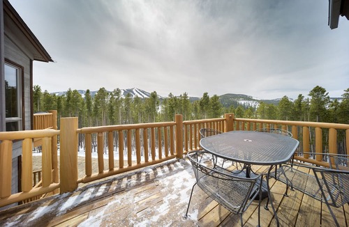 Winter Park House | Best Value Luxury Townhome in Lakota across from Ski Resort, Private Hot Tub!