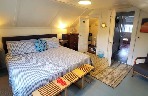 Rockaway Beach House | Charming Beach Cottage 1/2 block to BEACH! Dogs Yes! Fncd Yard Firepit Sleeps 8!