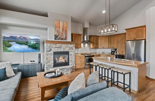 Bear Crossing House | Luxury Villa 745I Hot Tub I Great Views I Best Price I FREE Adventures Daily