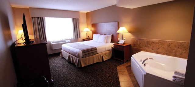 Canby Inn And Suites in Canby