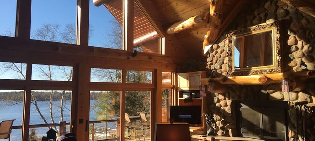 FAMILY FRIENDLY Hand Scribed Log Cabin with Gourmet Kitchen ~ Perfect Sand Beach in Pequot Lakes