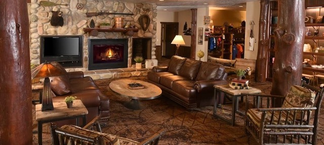 Rustic Elegance: Lodge with Pantry, Patio & Saloon! 2 Pools | 3 Units in Onalaska