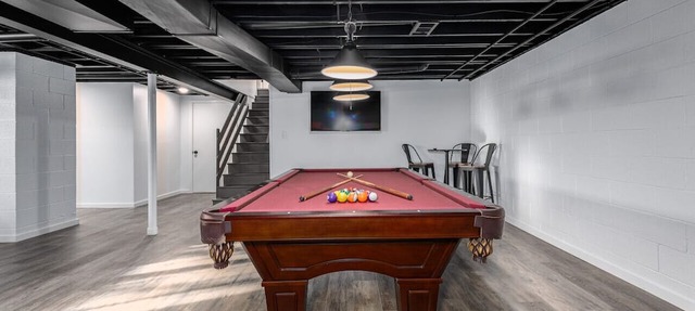 20 min to Sight& Sound*game room*patio*hot tub in Gordonville