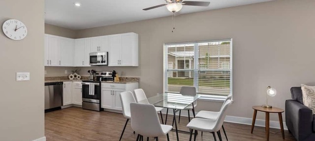 Relax in Comfort! 2BR Condo Close to Grand Rapids in Wyoming