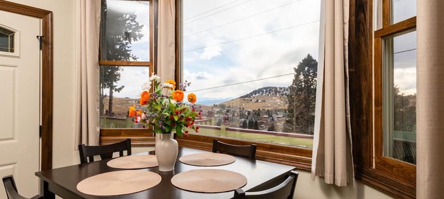 Central A/C! 2 Homes | Hot Tub | Game Room | MTN Views in Cripple Creek